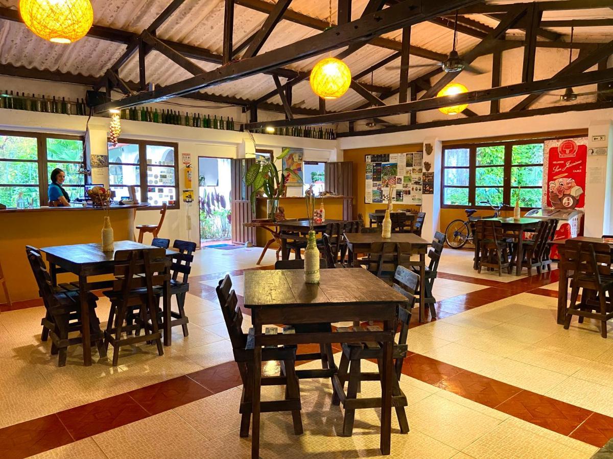- La Casona 3*